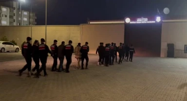 Gaziantep'te göçmen kaçakçılarına şok operasyon: 11 tutuklama