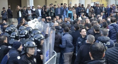 Halfeti'de polislere taşlı saldırı yapan kişiler adliyeye sevk edildi