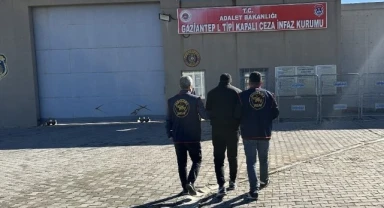 Hırsızlık suçundan aranan firari yakalandı