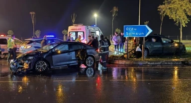 Ordu’da iki otomobil çarpıştı: 5 yaralı