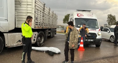 Urfa'da motosiklet sürücüsü tırın altında kalarak can verdi