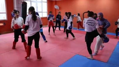 Şanlıurfa’da kızlar Muay Thai’da hedef yükseltti