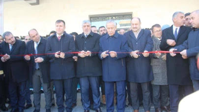 Bülent Arınç Şanlıurfa'da cami açılışına katıldı