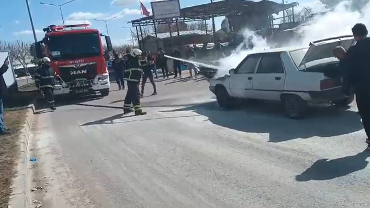 Şanlıurfa’da otomobil alevlere teslim oldu!