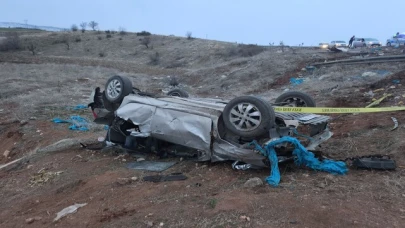 Adıyaman'da Feci Kaza: Otomobil Takla Atarak Şarampole Yuvarlandı, 1 Ölü, 3 Yaralı