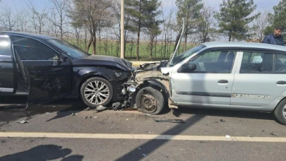 Direksiyon başında kalp krizi geçiren sürücü kazaya neden oldu