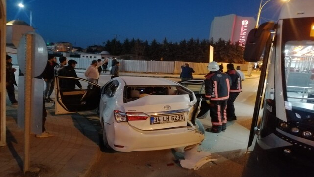 Malatya'da Trambüs ile Otomobil Çarpıştı: 5 Yaralı